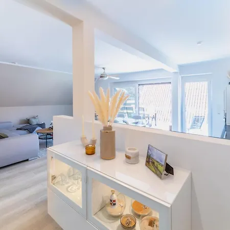 Am Schwanenteich Mit Dachterrasse - Innenstadt * 엠덴