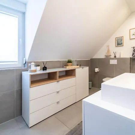 Am Schwanenteich Mit Dachterrasse - Innenstadt * Έμντεν